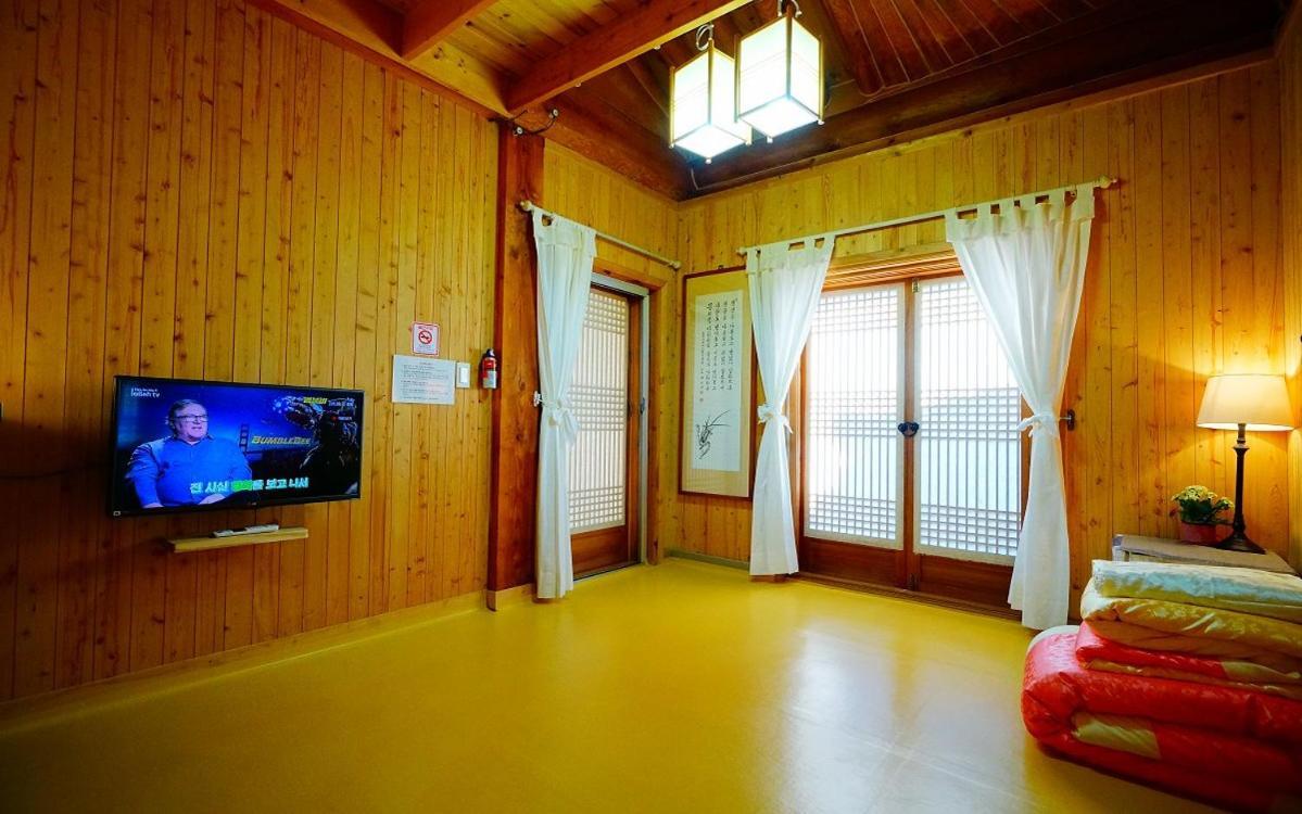 Full Of Love Guesthouse Jeonju Extérieur photo